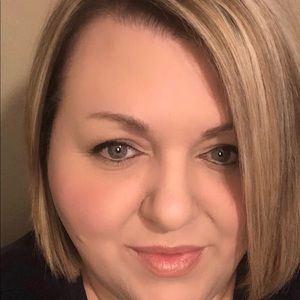 Meet your Posher, Cassandra